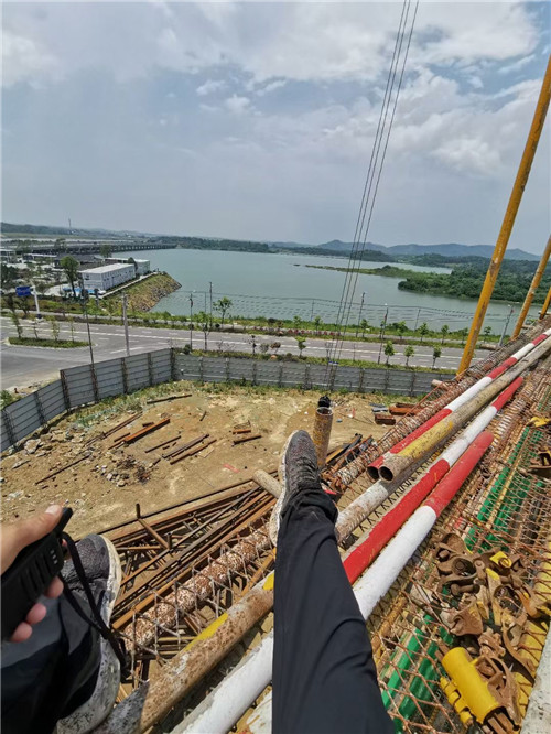 宽城作业中发生设备损坏或人员意外，责任怎么划分？